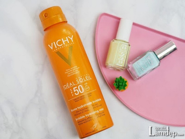 Kem chống nắng dạng xịt Vichy Ideal Soleil Invisible Hydrating Mist