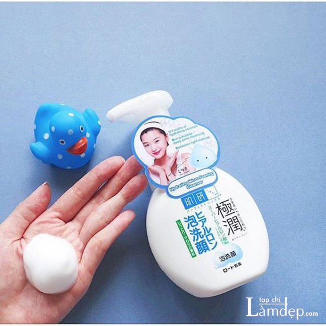 Sữa rửa mặt Hada Labo Gokujyun Hatomugi Bubble Face Wash màu trắng có tốt không?