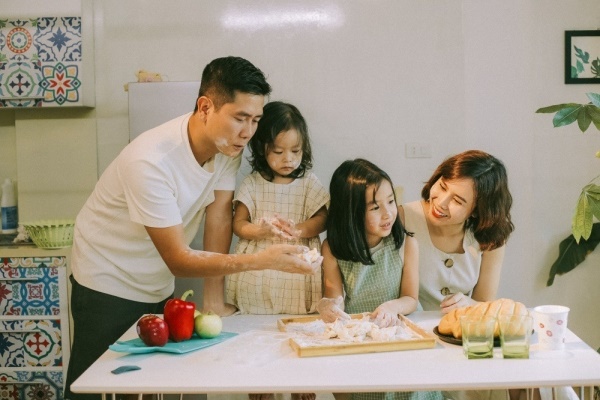 Gia đình hạnh phúc của Lưu Hương Giang và Hồ Hoài Anh 
